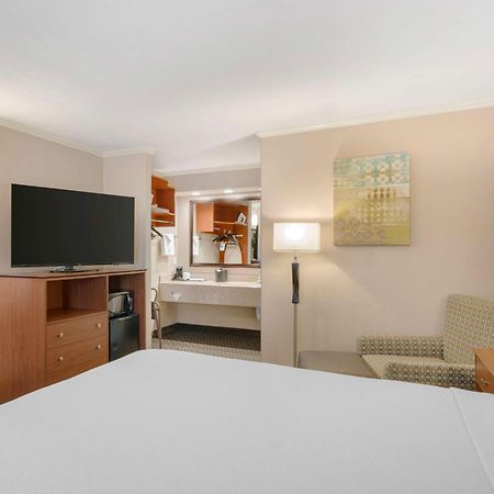 Best Western Oxnard Inn Exterior photo