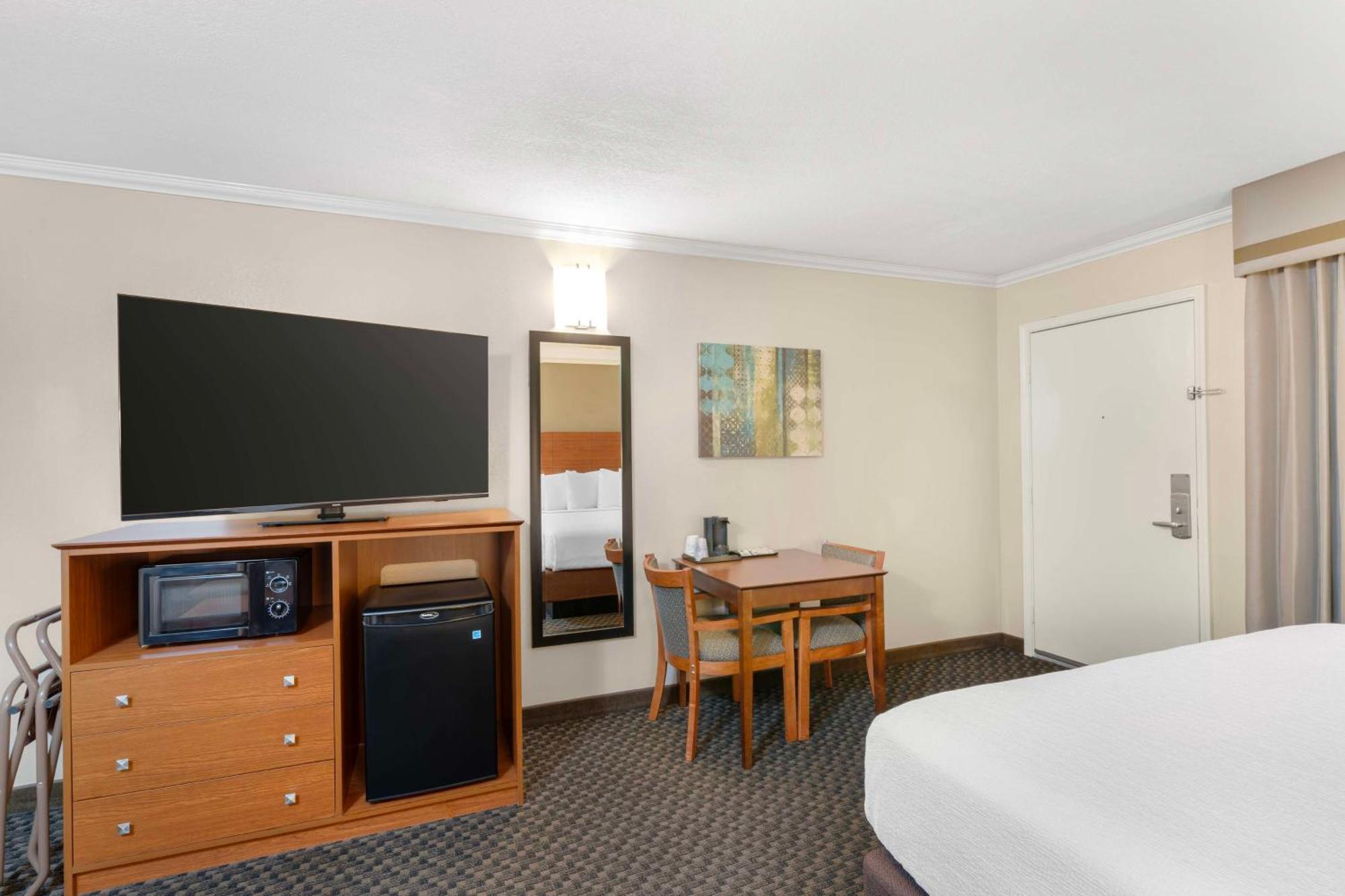 Best Western Oxnard Inn Exterior photo